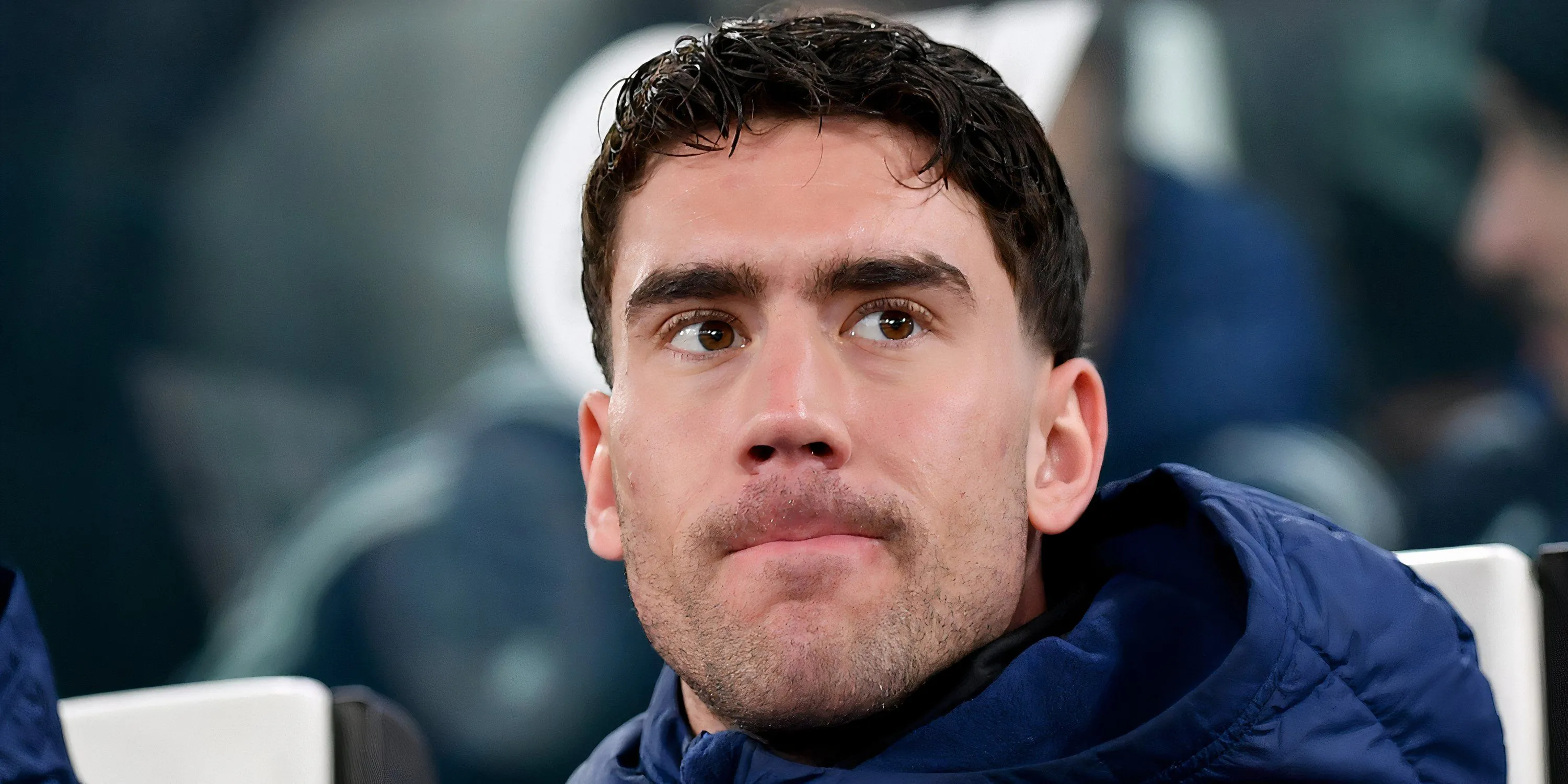 Dusan Vlahovic ngồi trên băng ghế dự bị, đối mặt tương lai bất định tại Juventus