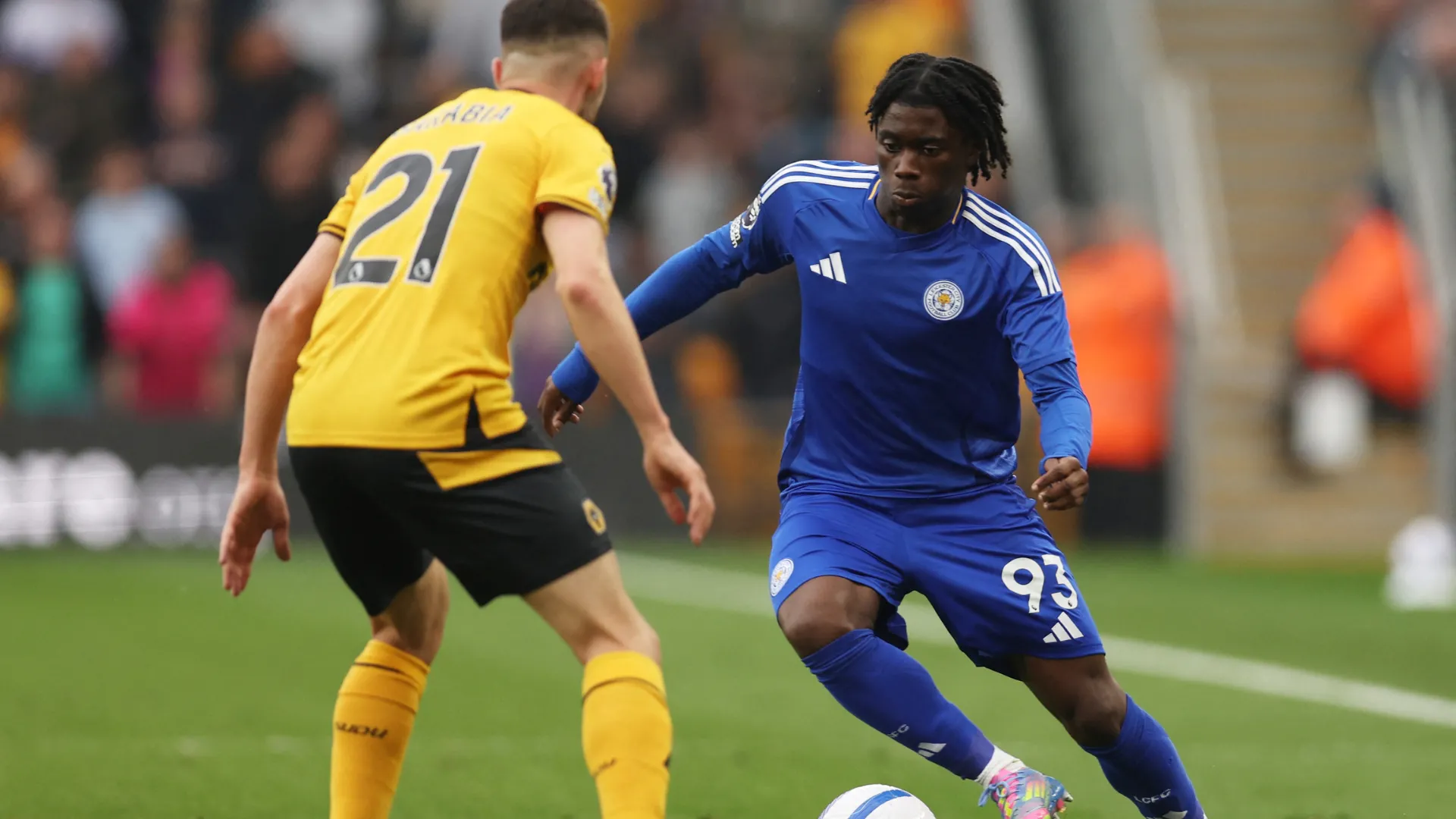 Jeremy Monga trong một trận đấu chính thức cho Leicester City