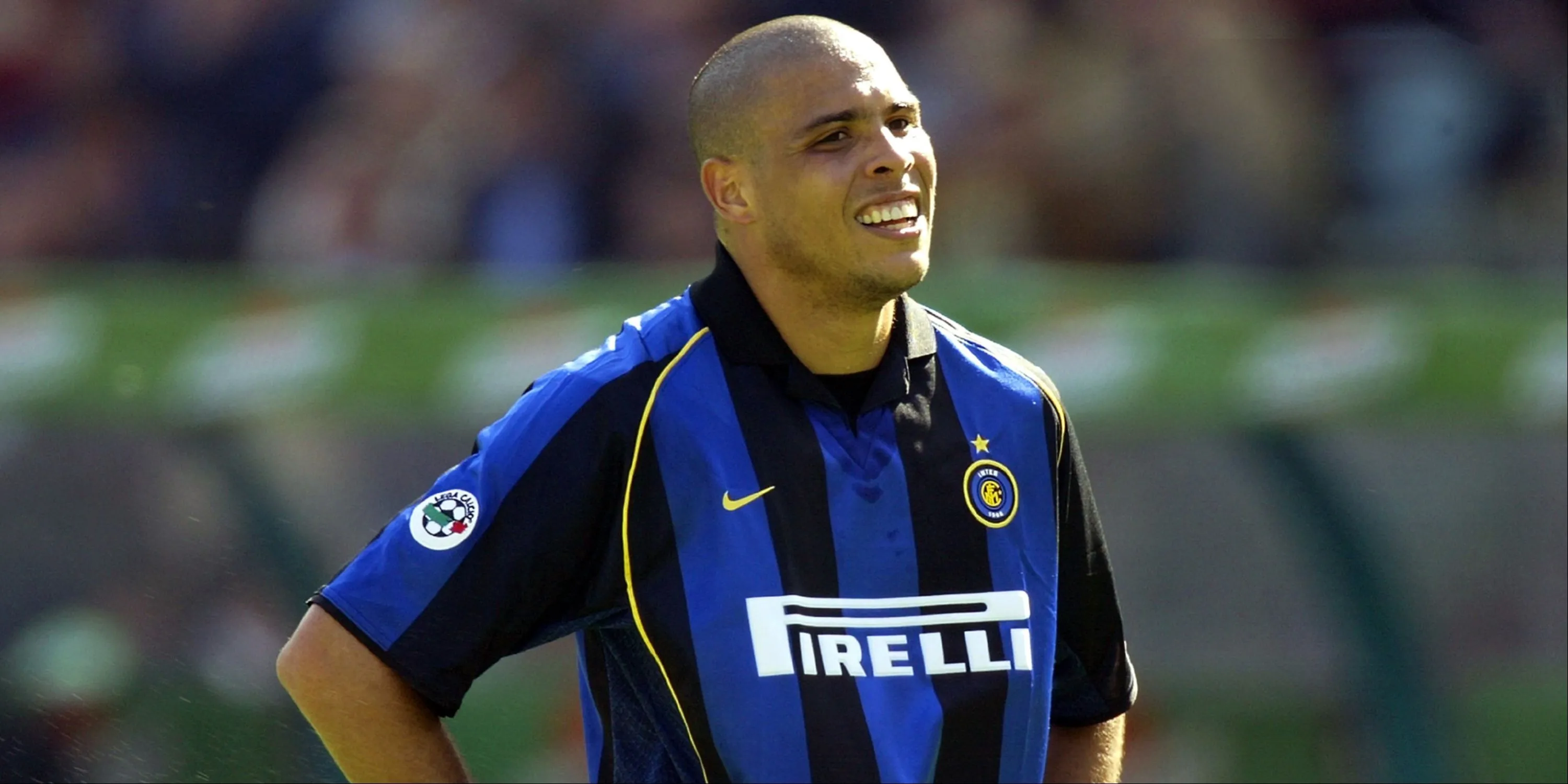 Tiền đạo Ronaldo Nazário trong màu áo Inter Milan, đội bóng đã sụp đổ ở vòng đấu cuối cùng Serie A mùa giải 2001/02