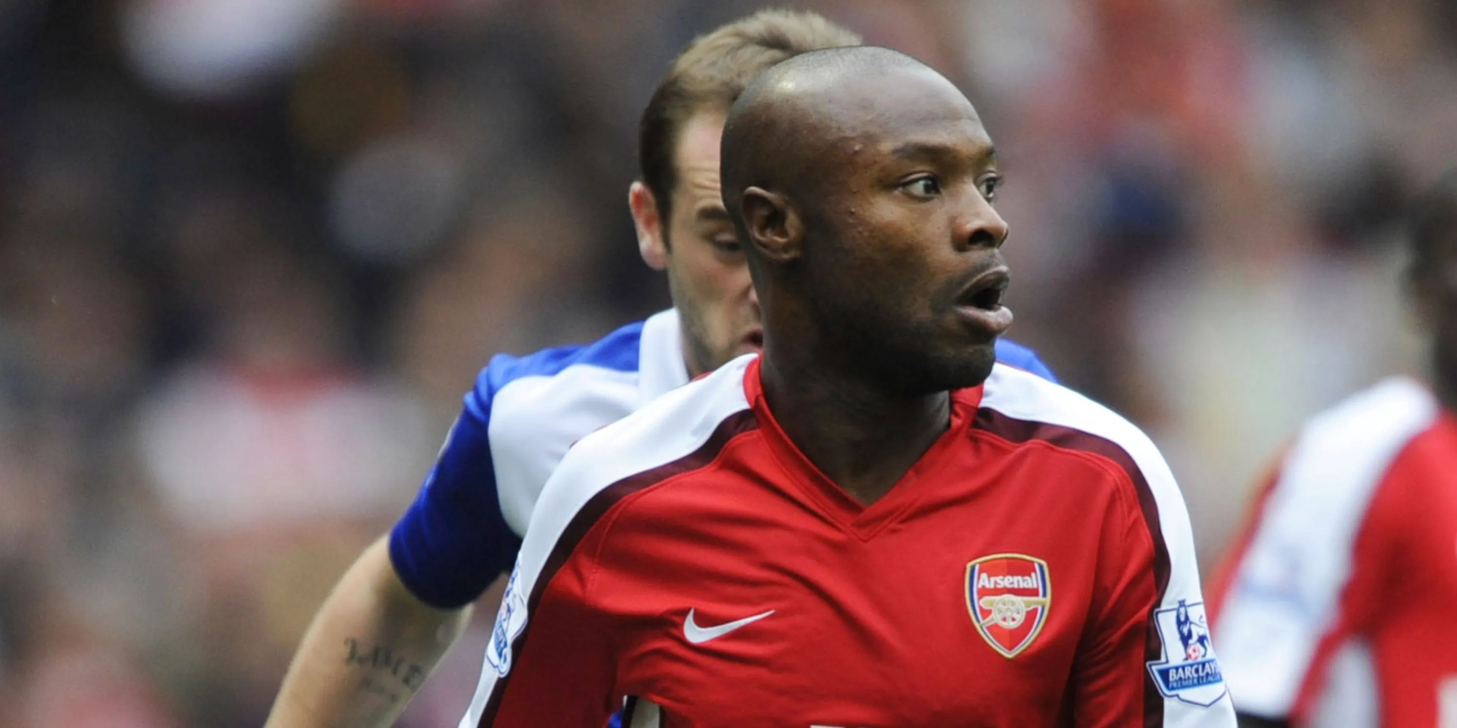 Trung vệ William Gallas với biểu cảm thất vọng sau trận hòa của Arsenal trước Birmingham City, mùa giải 2007/08 Premier League