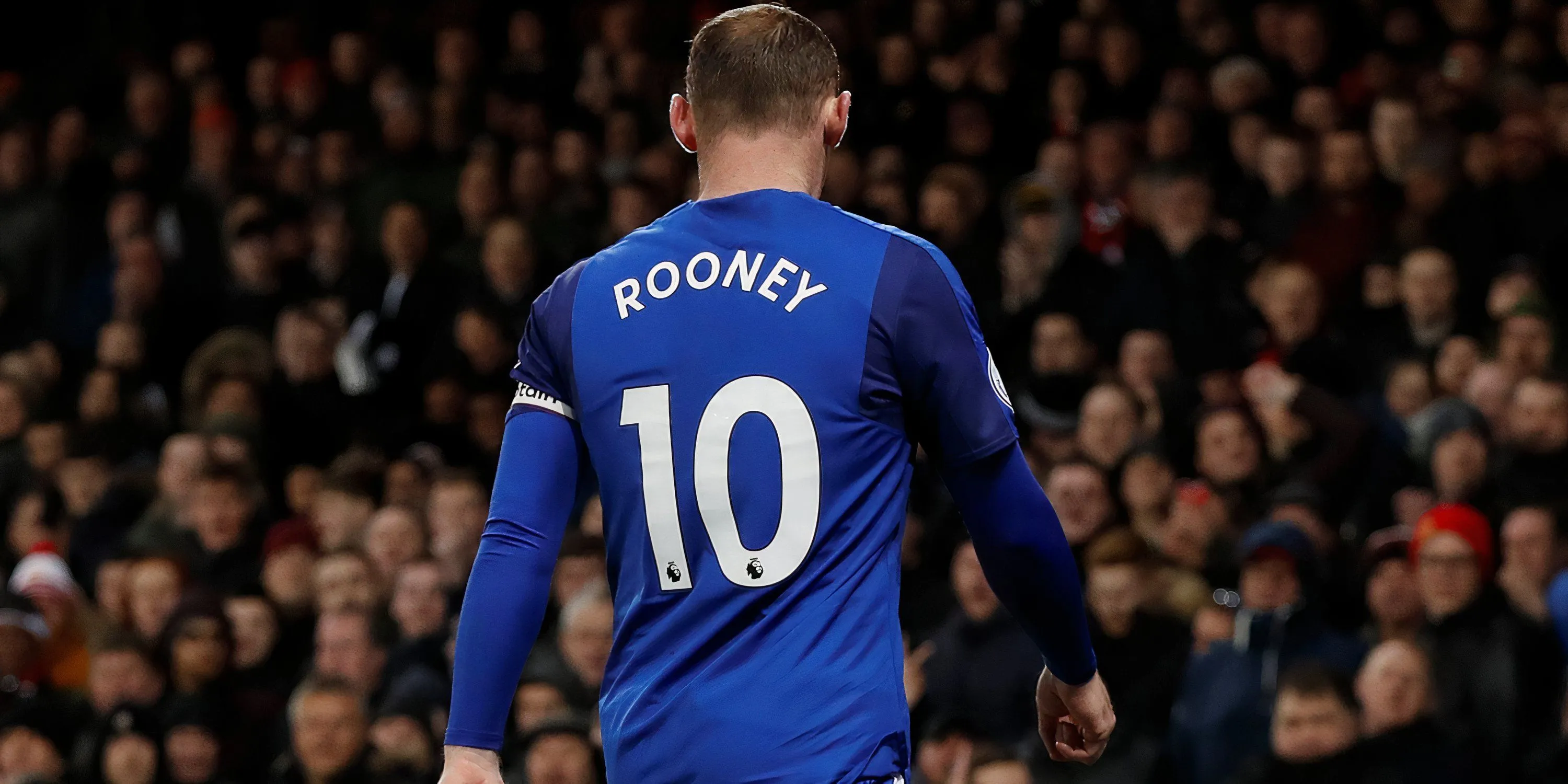 Wayne Rooney mặc áo số 10 thi đấu cho Everton tại Premier League