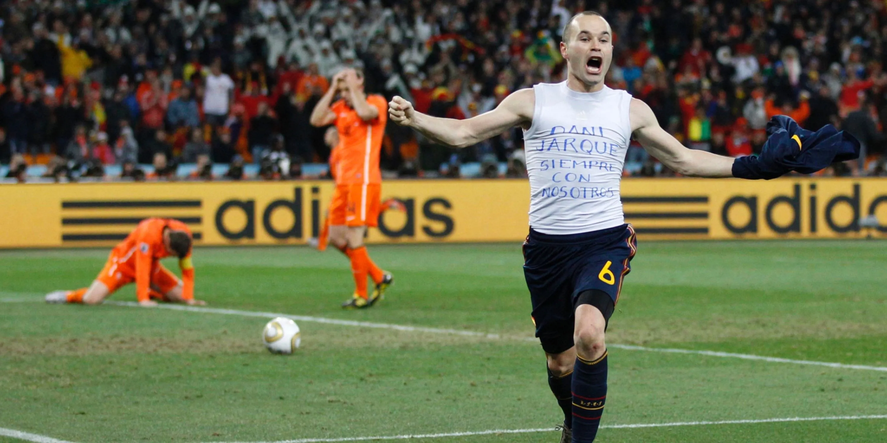 Andres Iniesta, người hùng World Cup 2010 của Tây Ban Nha, xứng đáng Quả bóng vàng