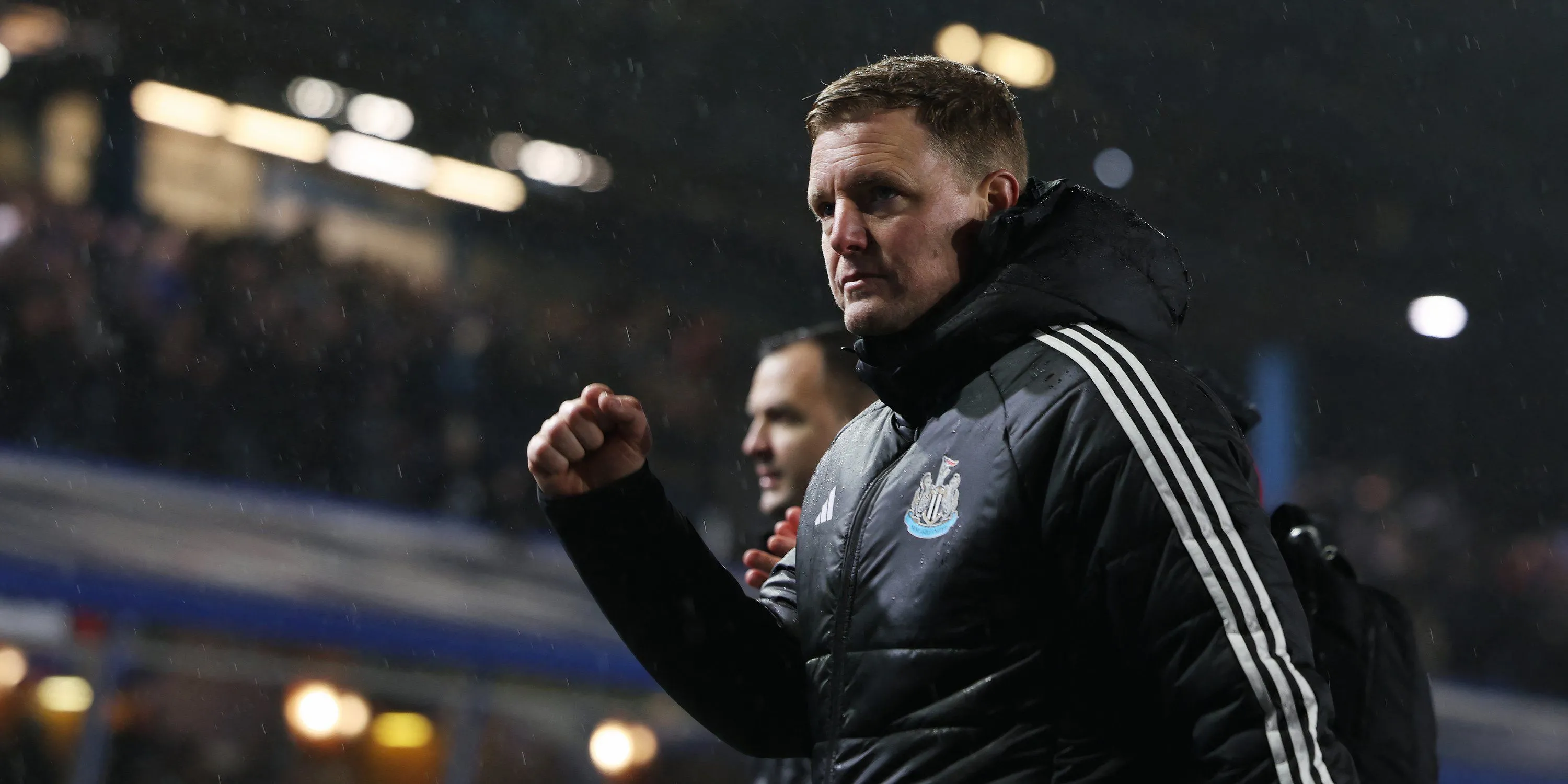 Huấn luyện viên Eddie Howe, người đang tìm cách tăng cường hàng thủ cho Newcastle