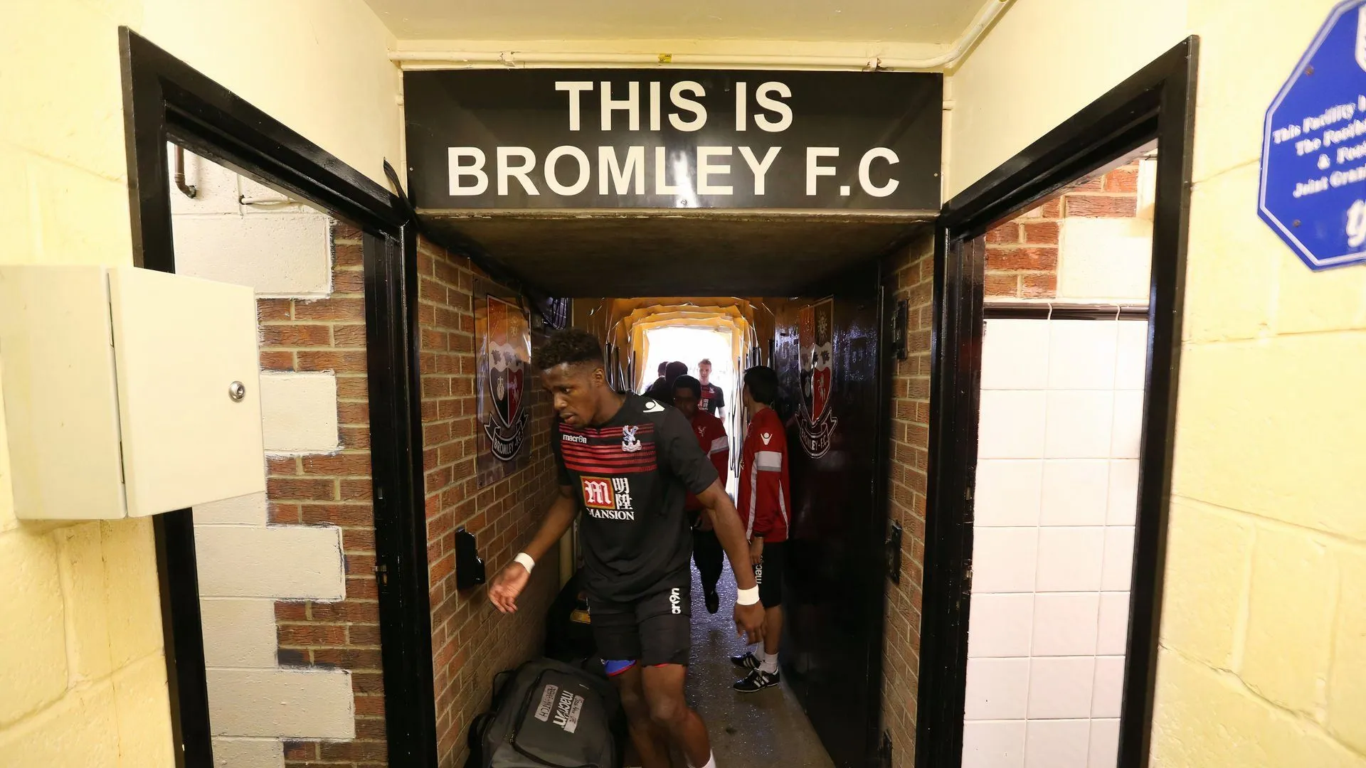 Sân Hayes Lane, sân nhà Bromley FC, đánh dấu mùa giải lịch sử đầu tiên của họ tại League Two.