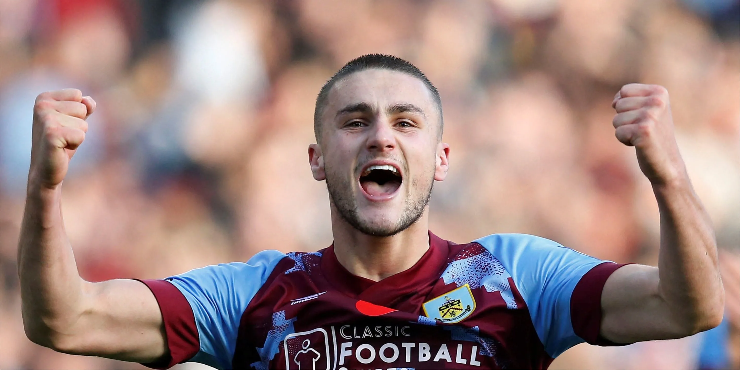Taylor Harwood-Bellis được liên hệ trở lại khoác áo Burnley