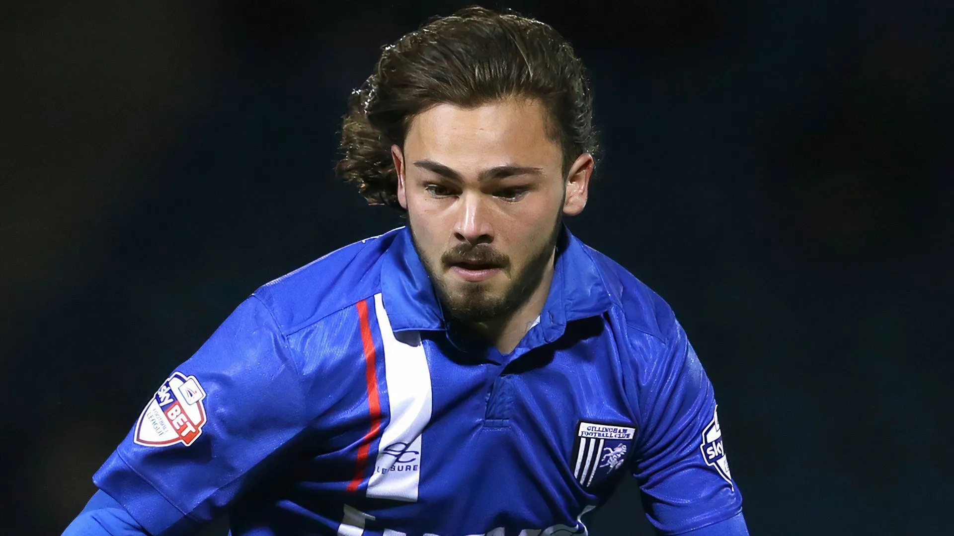Tiền vệ Bradley Dack trong màu áo Gillingham