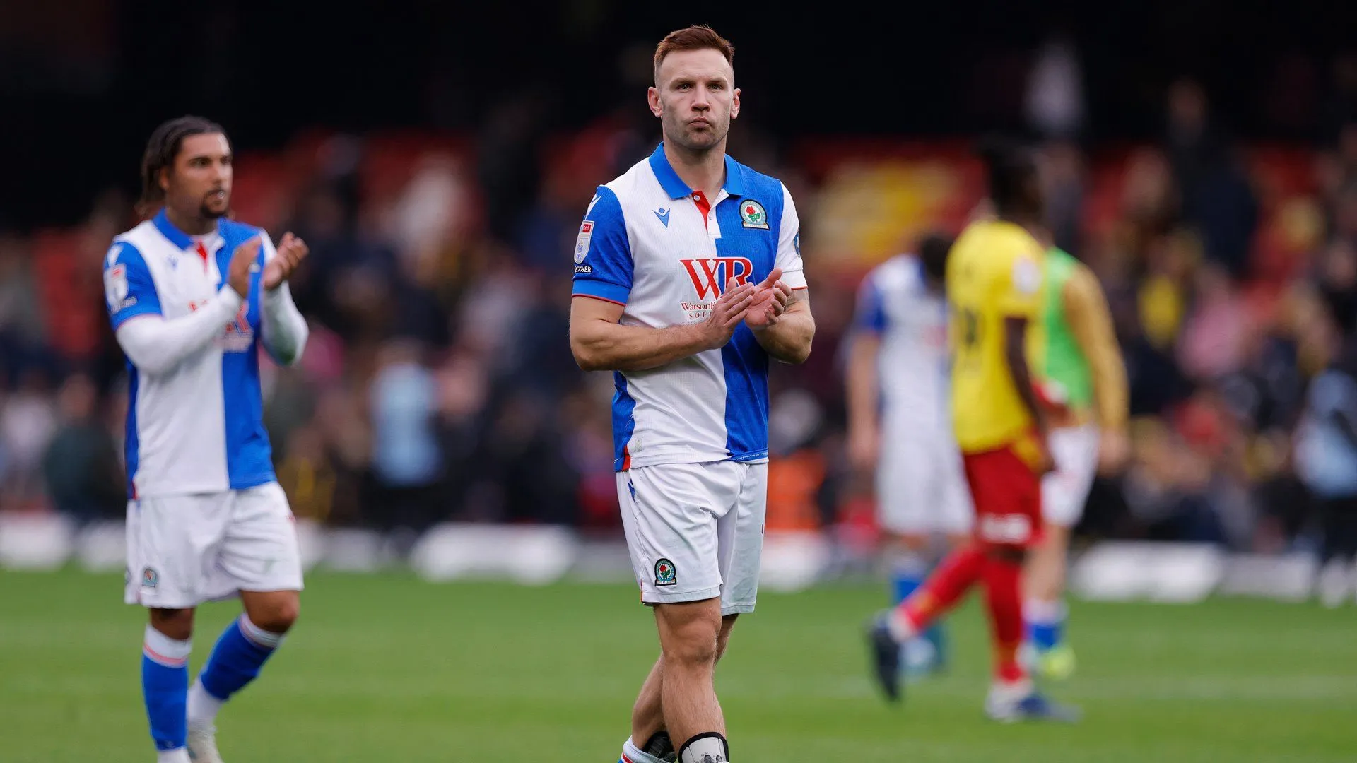 Bộ đôi tiền đạo Andi Weimann và Tyrhys Dolan đã rời Blackburn Rovers, để lại khoảng trống trên hàng công.