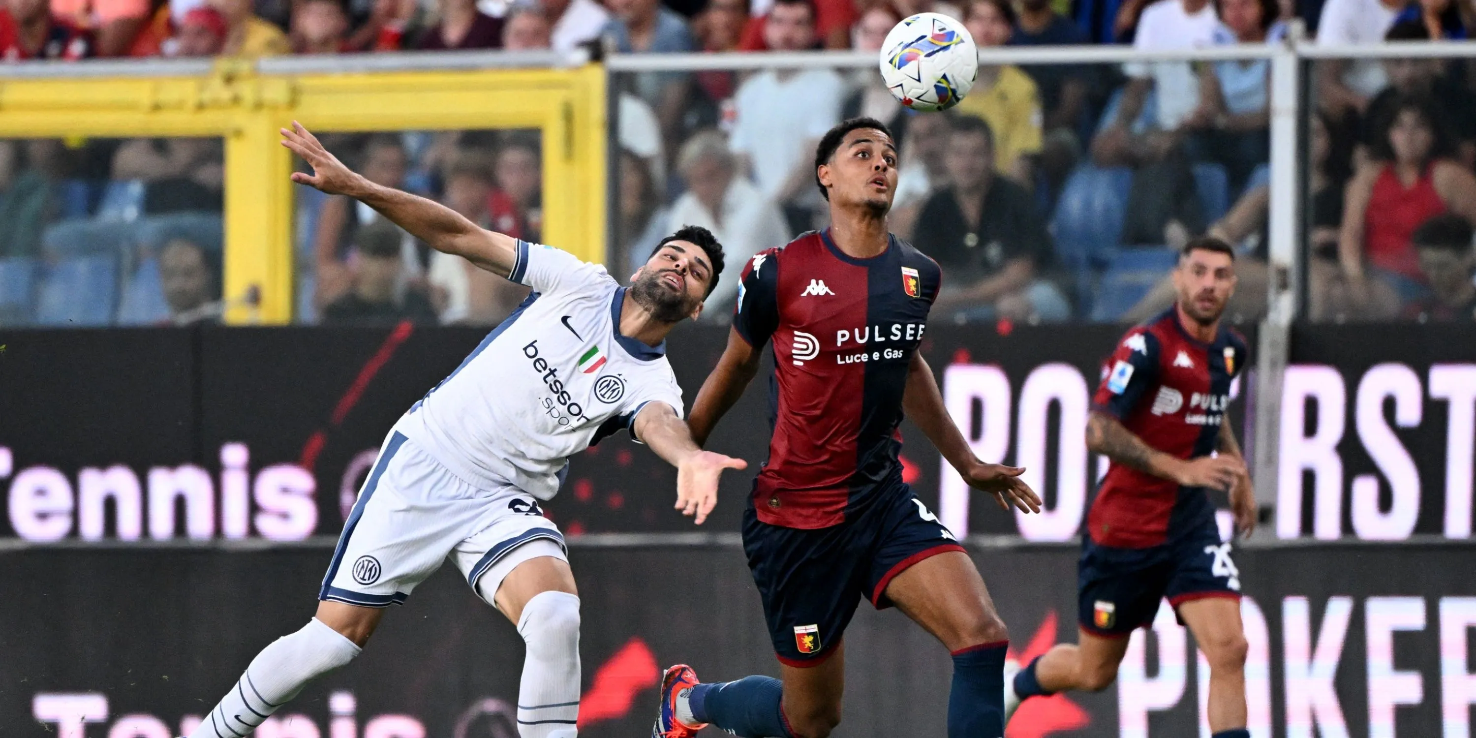 Hậu vệ Koni de Winter của Genoa, mục tiêu săn đón của các ông lớn châu Âu