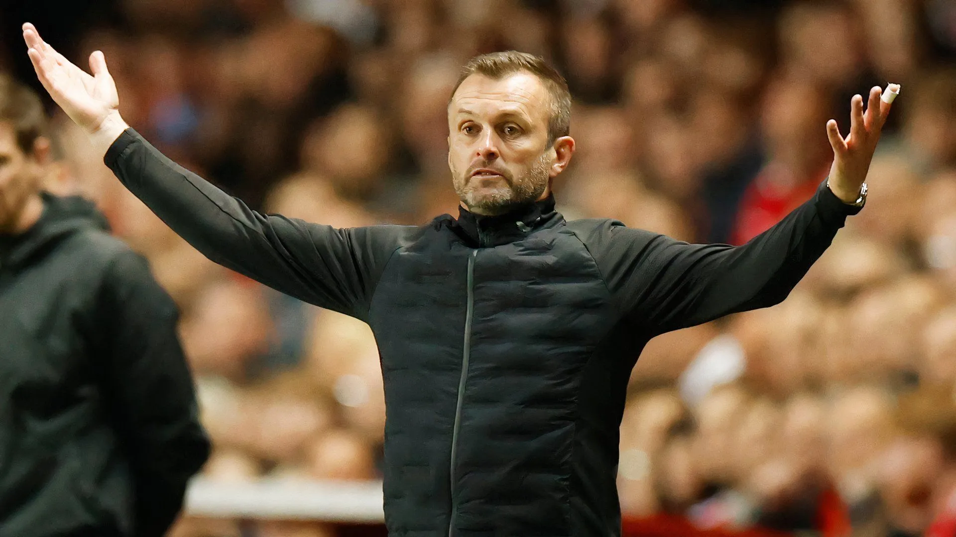 Huấn luyện viên Nathan Jones của Charlton Athletic