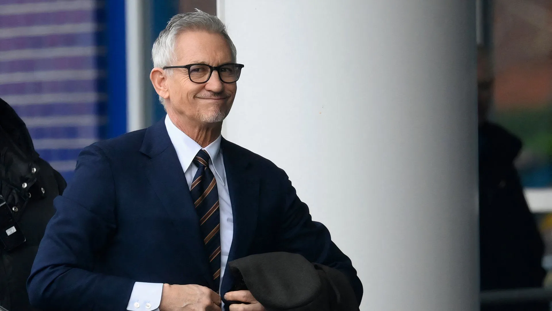 Huyền thoại Gary Lineker, biểu tượng của Leicester City và một người hâm mộ nổi tiếng của bóng đá Anh