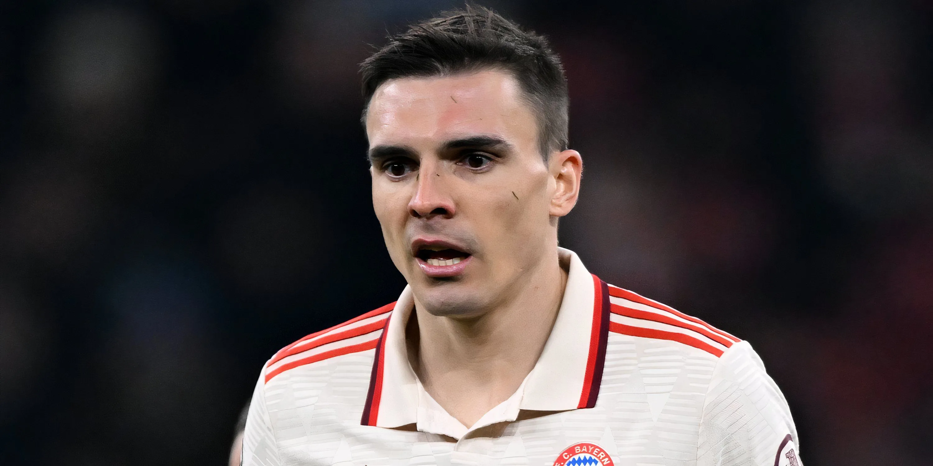 Joao Palhinha thi đấu cho Bayern Munich, thể hiện quyết tâm bám trụ tại Allianz Arena giữa tin đồn chuyển nhượng.