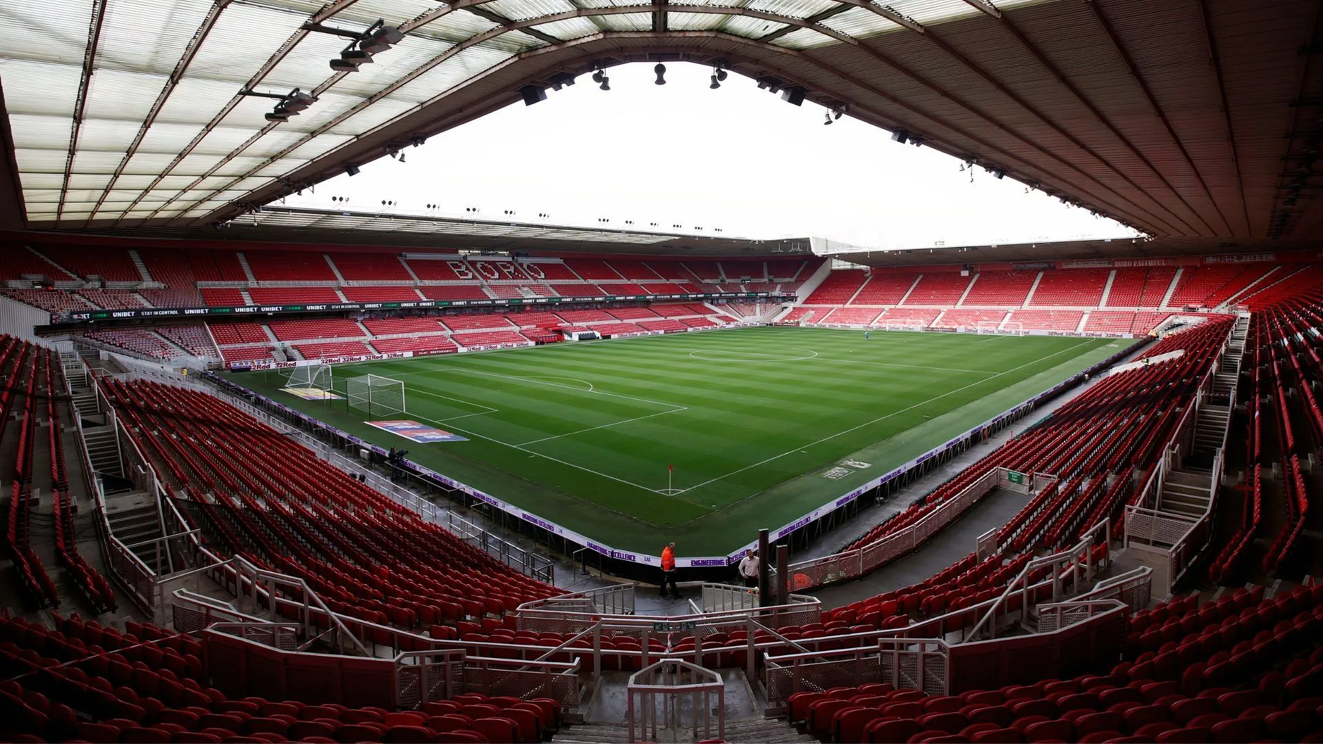 Sân vận động Riverside, sân nhà của Middlesbrough, nơi Harley Hunt được kỳ vọng kế bước Van den Berg.