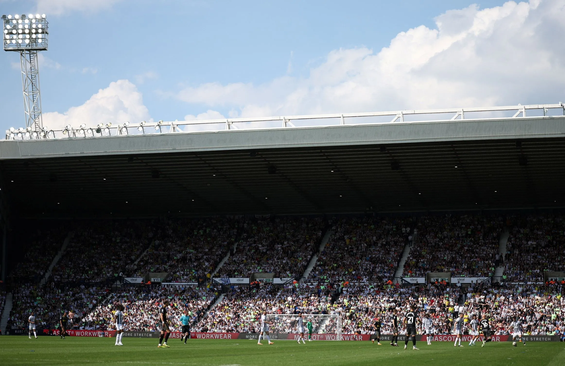 Sân vận động The Hawthorns của câu lạc bộ West Bromwich Albion