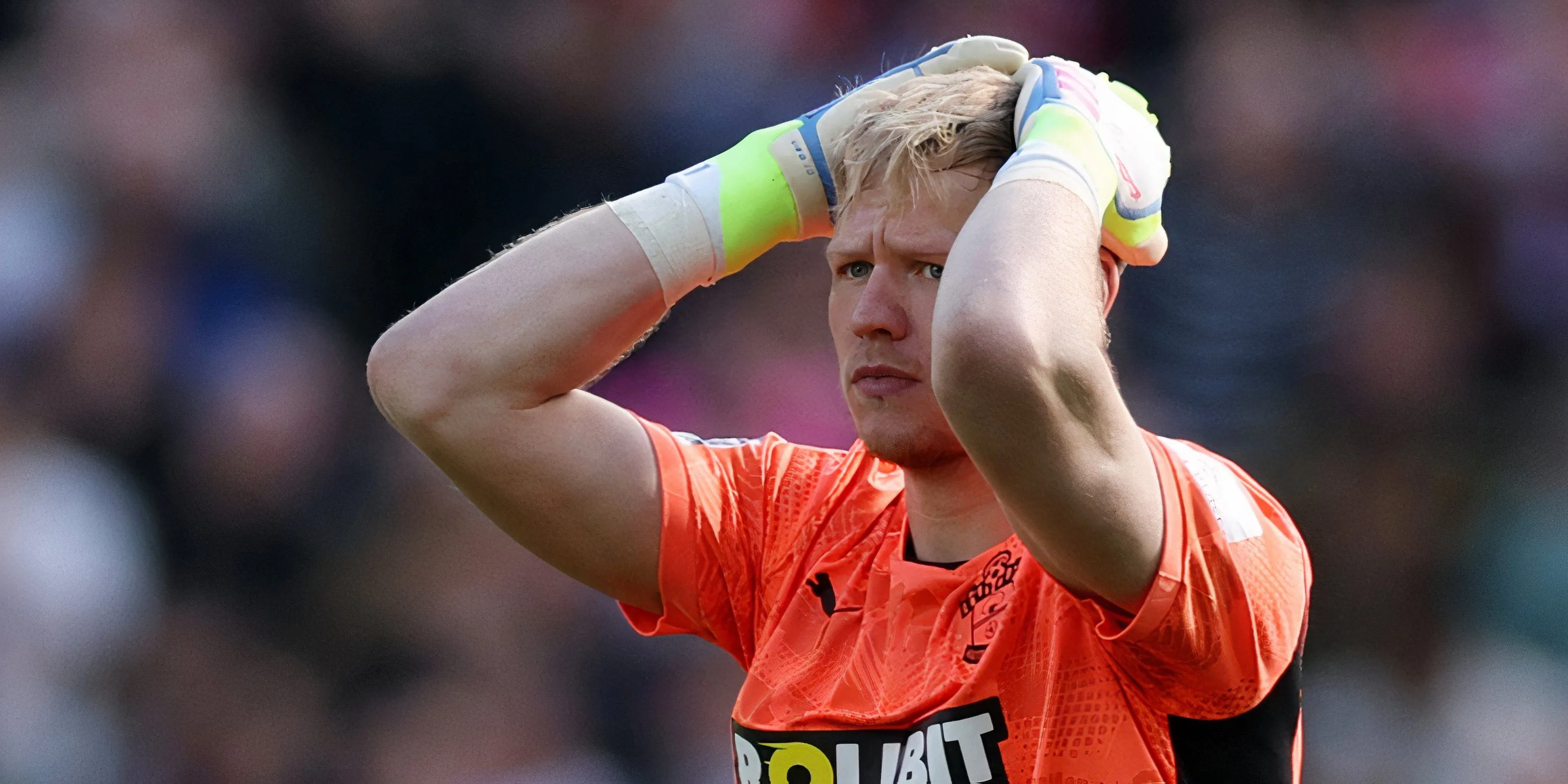 Thủ thành Aaron Ramsdale thi đấu cho Southampton tại Premier League