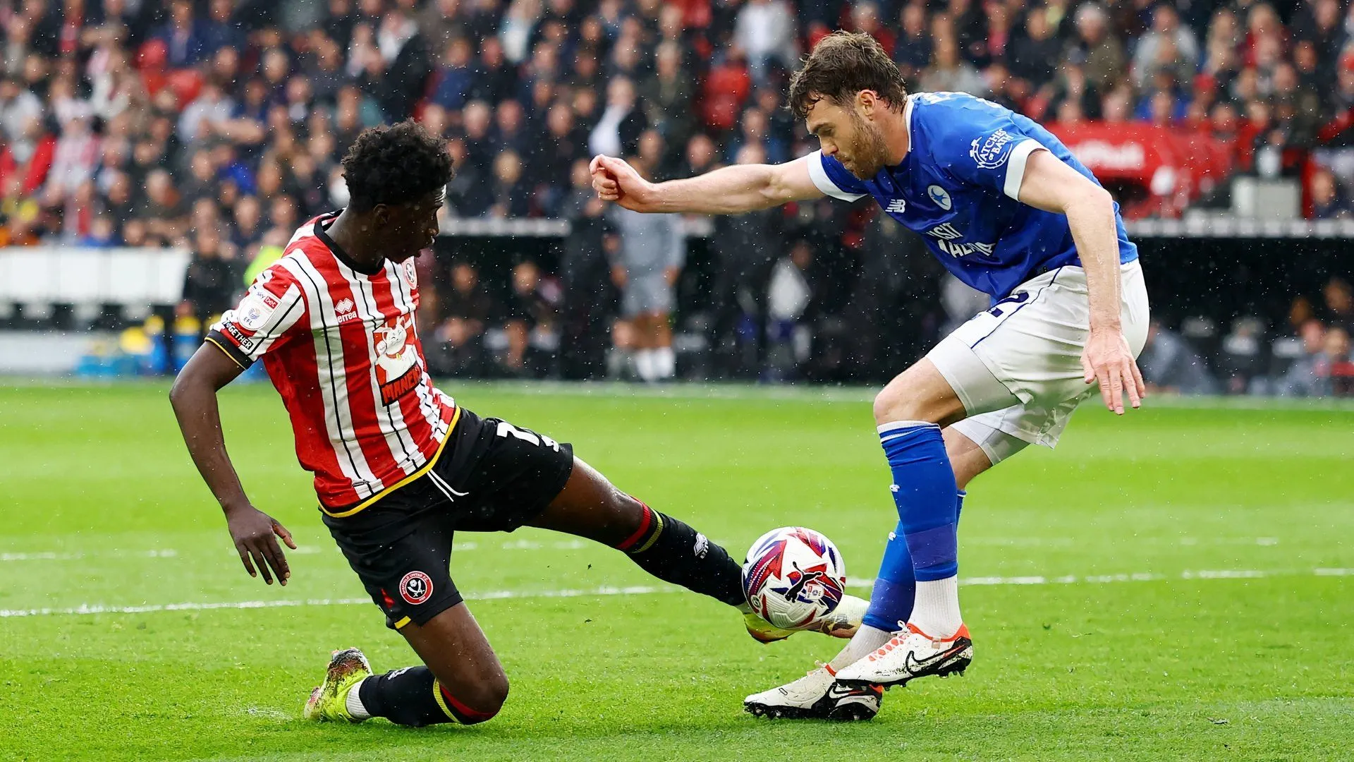Tiền vệ Jesurun Rak-Sakyi của Crystal Palace, người đang được Rangers theo đuổi và từng là mục tiêu của Southampton.