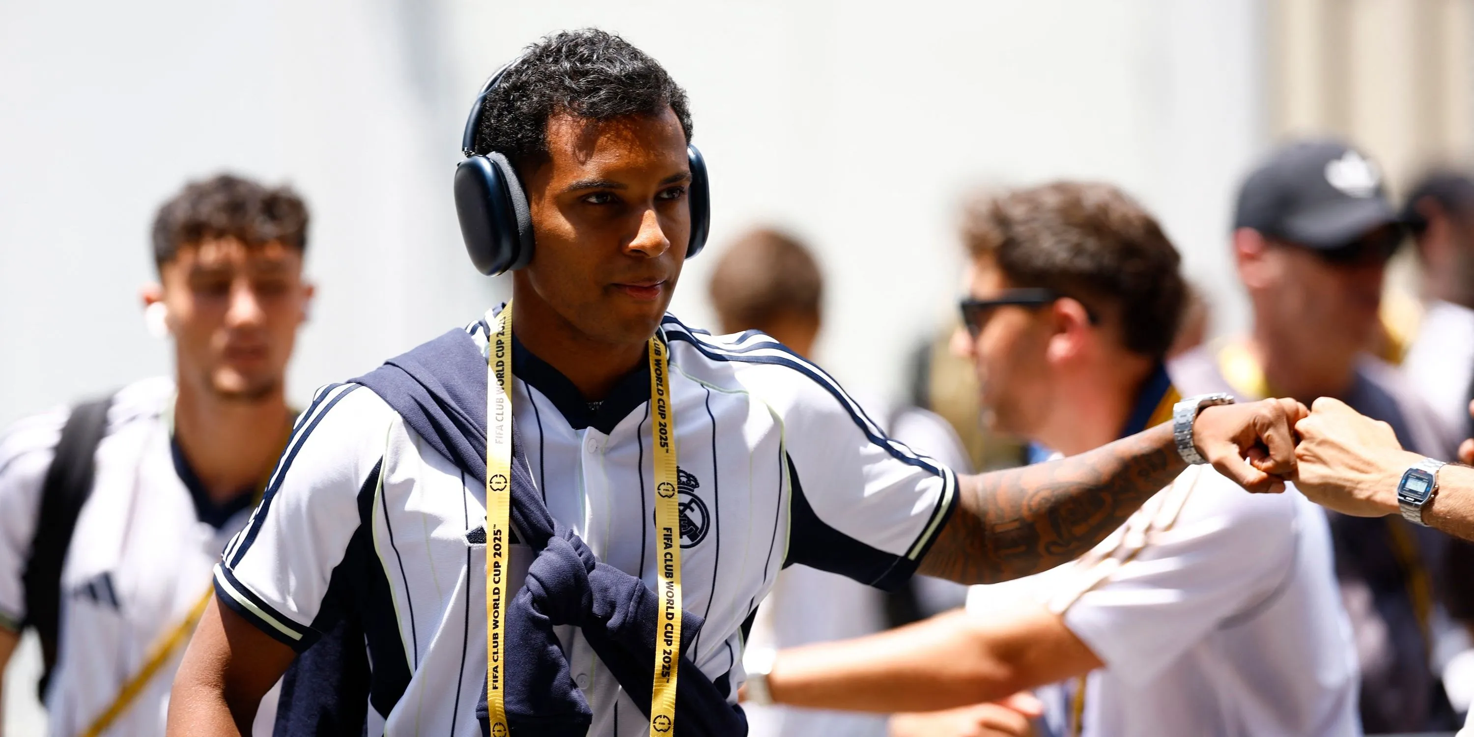 Rodrygo của Real Madrid đến sân vận động, cầu thủ được Arsenal theo đuổi