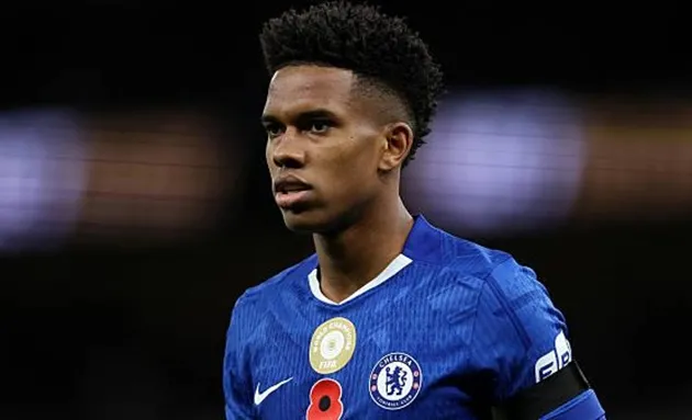 Estevao Willian đang chơi tốt tại Chelsea malgré các vấn đề kỷ luật