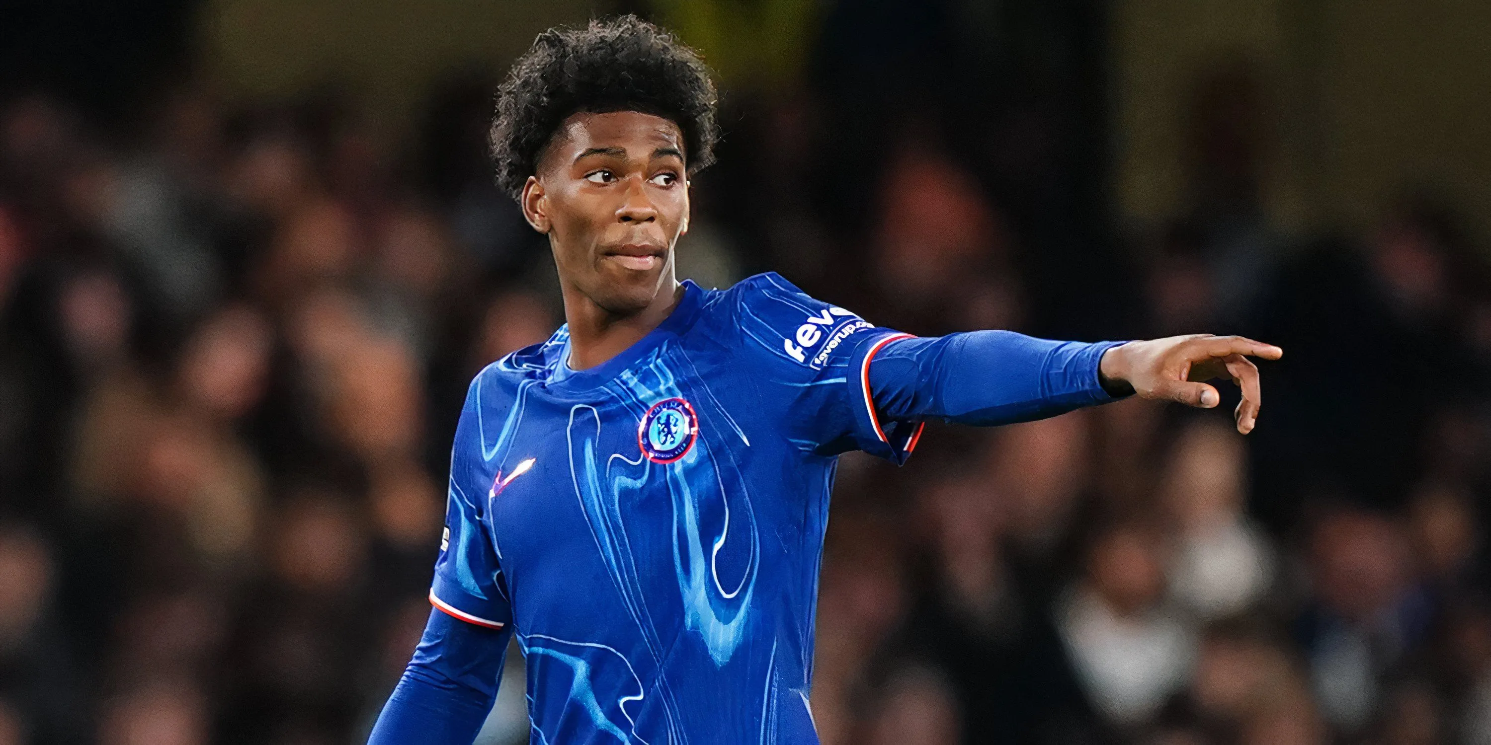 Josh Acheampong thể hiện tài năng phòng ngự ở Chelsea, tiền vệ trẻ có kỹ thuật chuyền bóng tốt