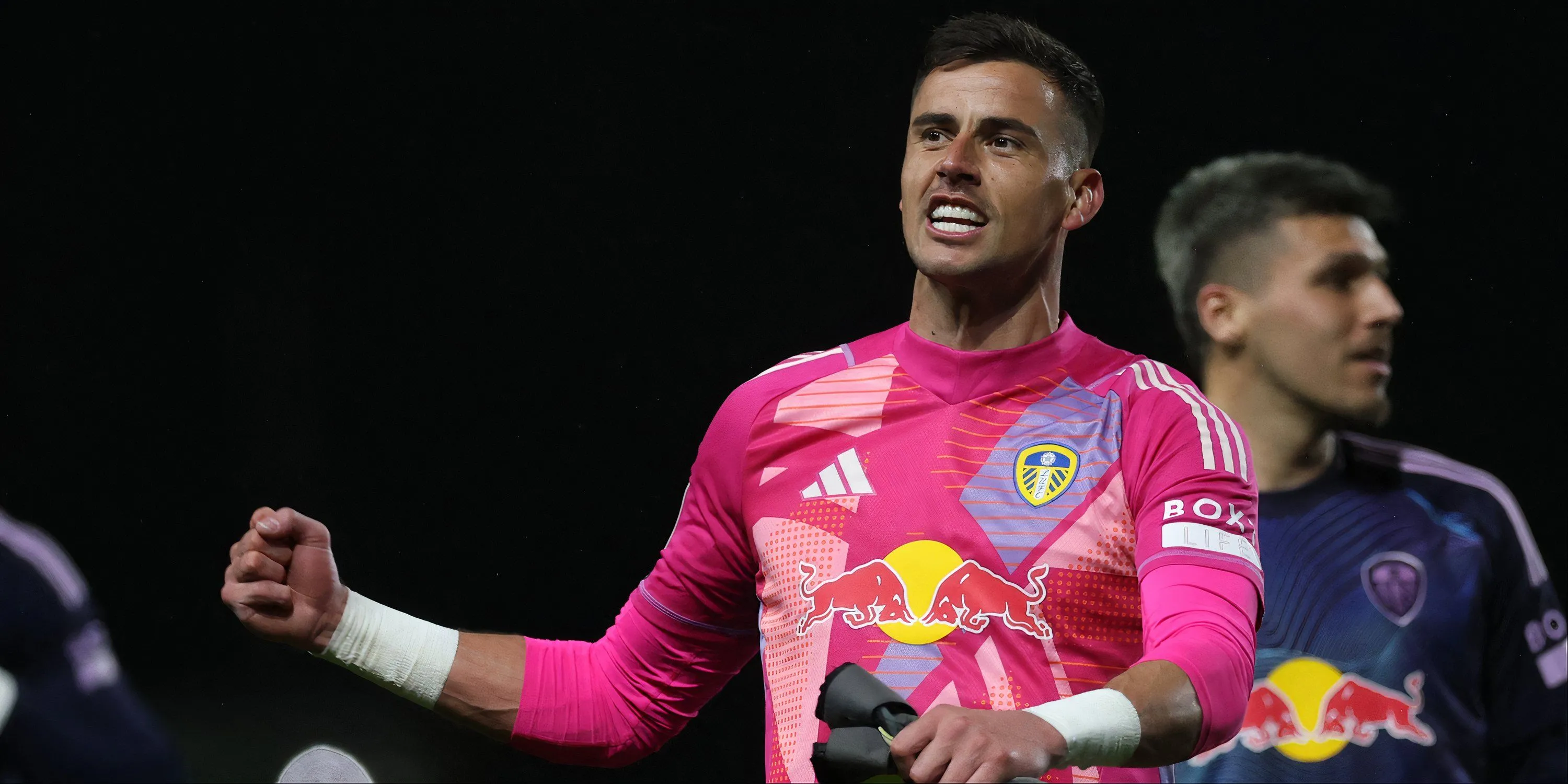 Karl Darlow đã chứng minh rằng anh có thể giữ chân được ở Ngoại hạng Anh với những trận đấu tốt ở Leeds