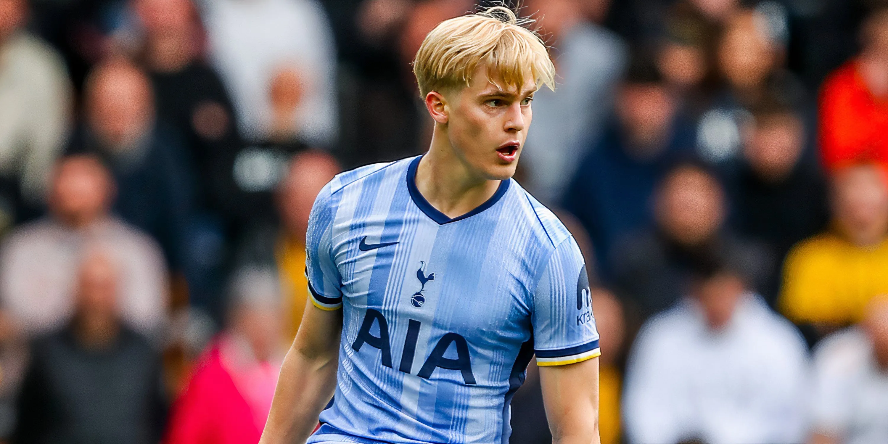 Lucas Bergvall thể hiện khả năng chạy việc ở Tottenham, tiền vệ Thụy Điển trẻ tài năng