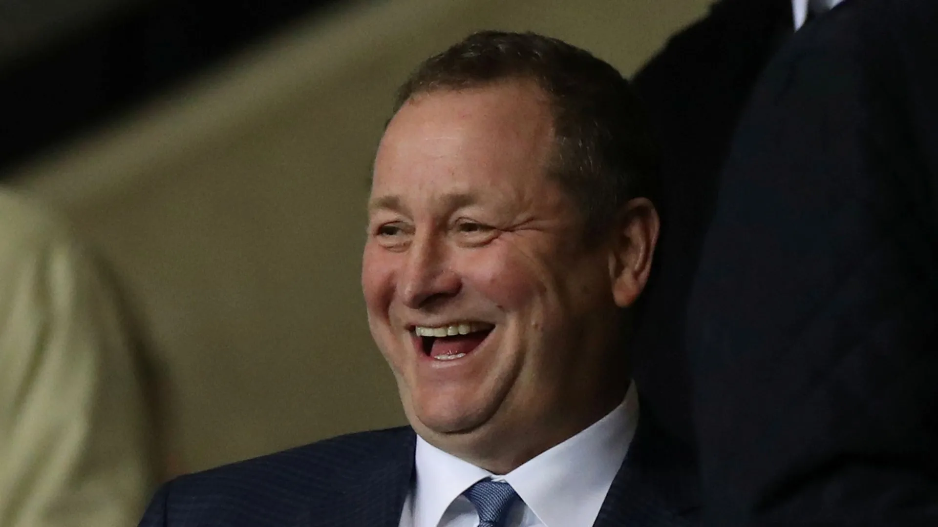Mike Ashley - Cựu chủ sở hữu Newcastle United, một trong những nhà đầu tư tiềm năng