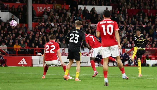 Phong độ của Amad Diallo được khen ngợi sau trận hòa với Nottingham Forest