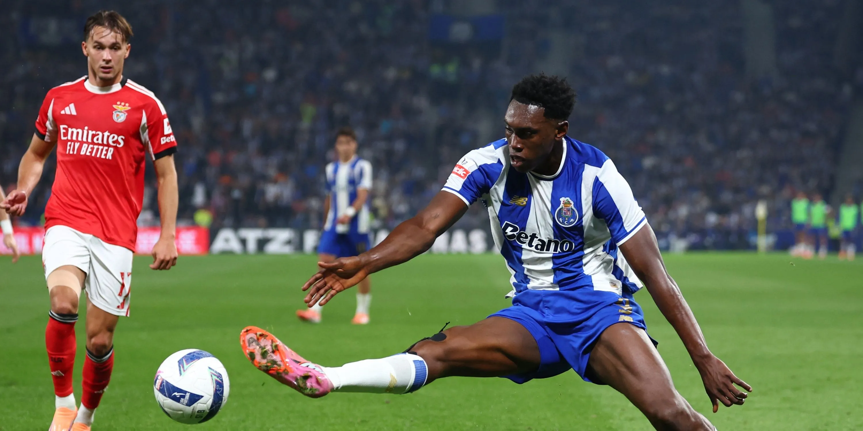 Samu Aghehowa - tiền đạo tỏa sáng của FC Porto với phong độ ghi bàn ấn tượng
